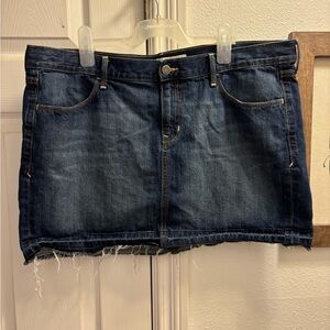 Old Navy Size 16 Denim Skirt with Raw Hem